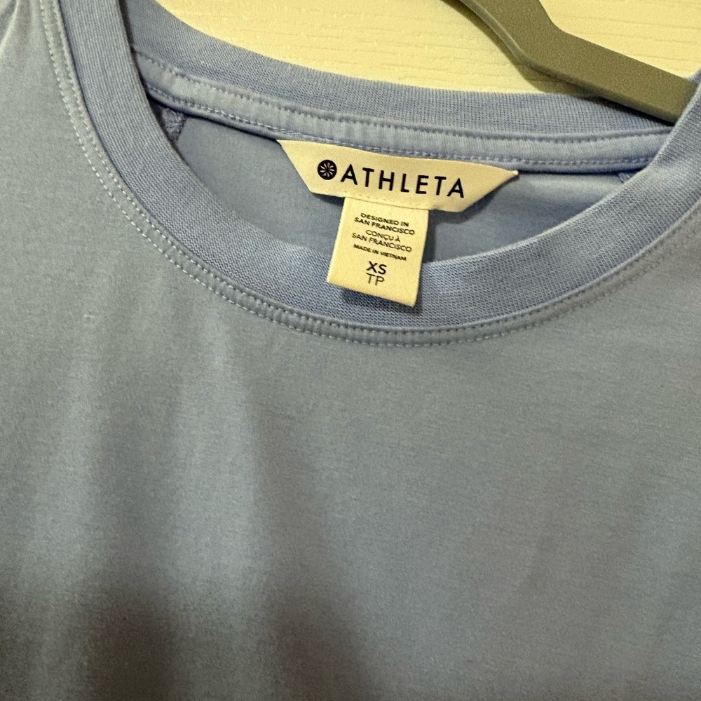 Athleta Effortless Tee - Picture 3 of 5
